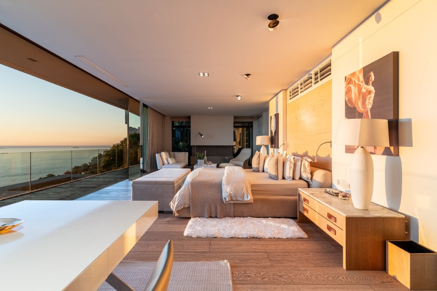To Let 6 Bedroom Property for Rent in Clifton Western Cape